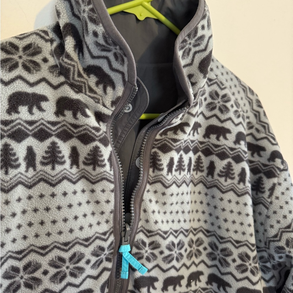Chubbies Gray and Black Puffer Jacket with Stylish Design